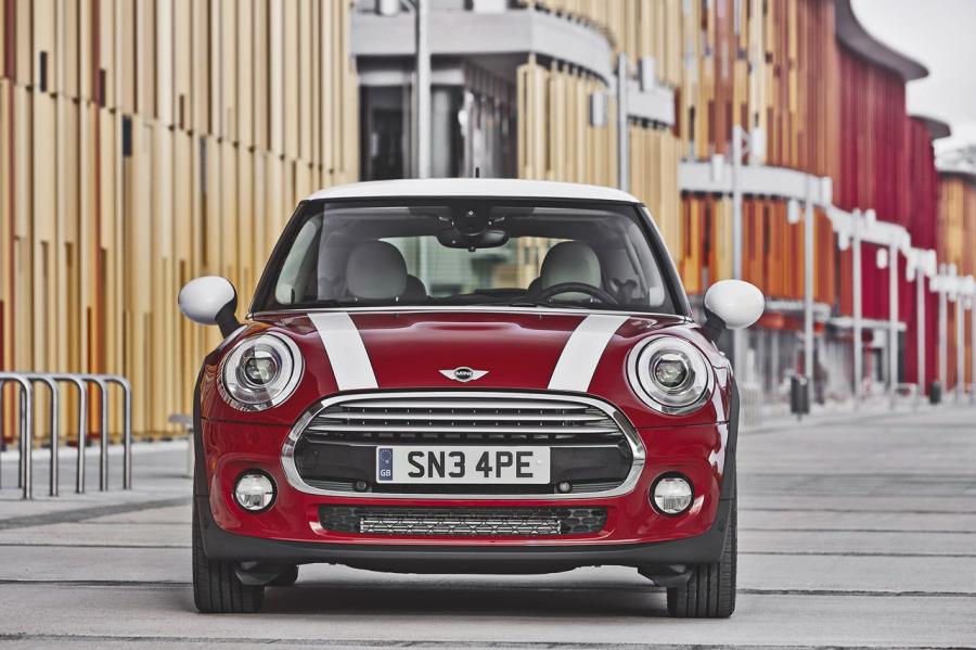  Mini Cooper Hardtop 2015 года  (фото 2 из 26)